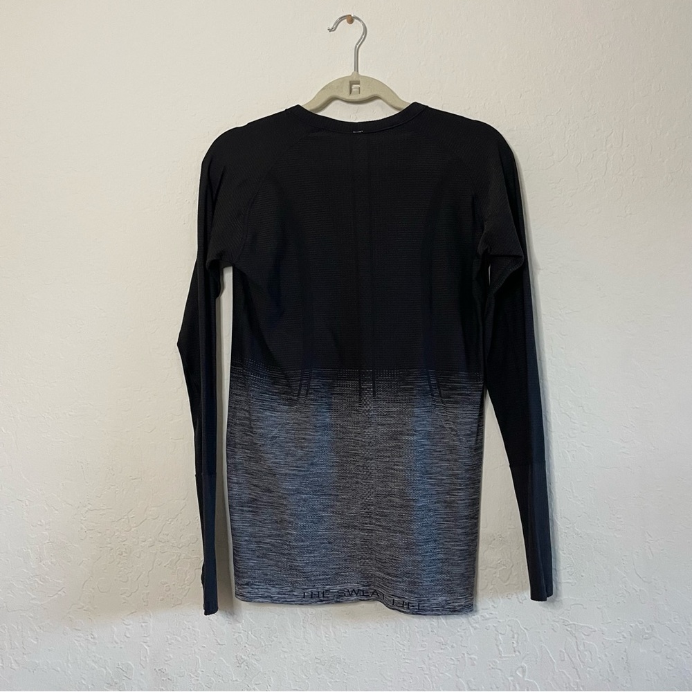 Lululemon Long Sleeves Training Top with Thumb Holes - Picture 3 of 7